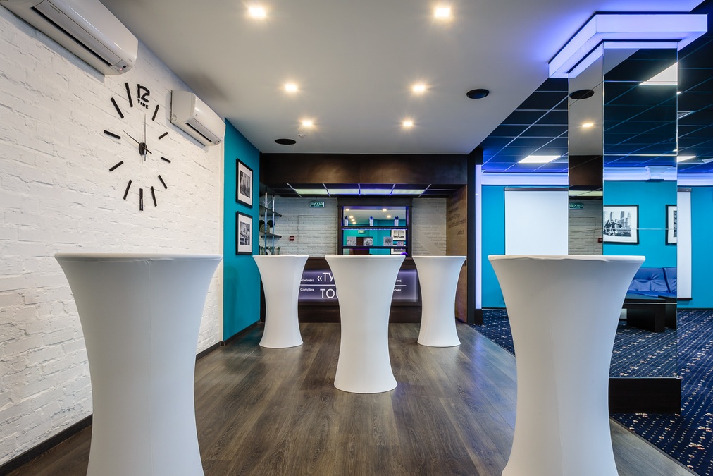 Зал ЛЮМ'ЄР на Лівому березі в готелі Турист