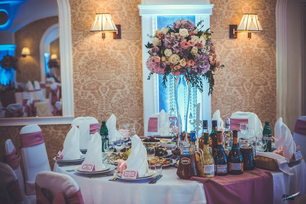 Роскошный банкетный зал «ВЕРСАЛЬ»