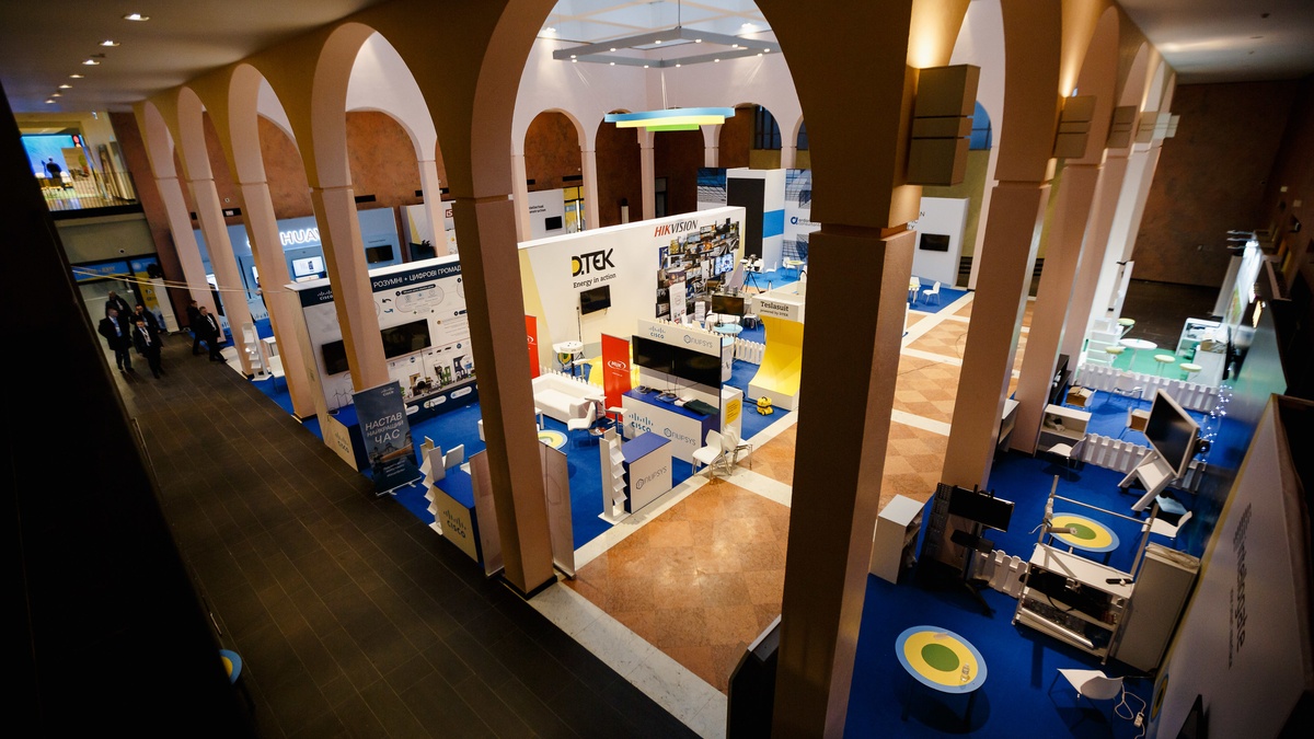 Универсальная локация на НСК "Олимпийский"