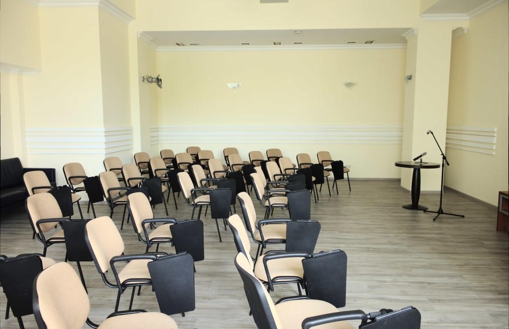 Зал для тренингов и семинаров в бизнес-центре 