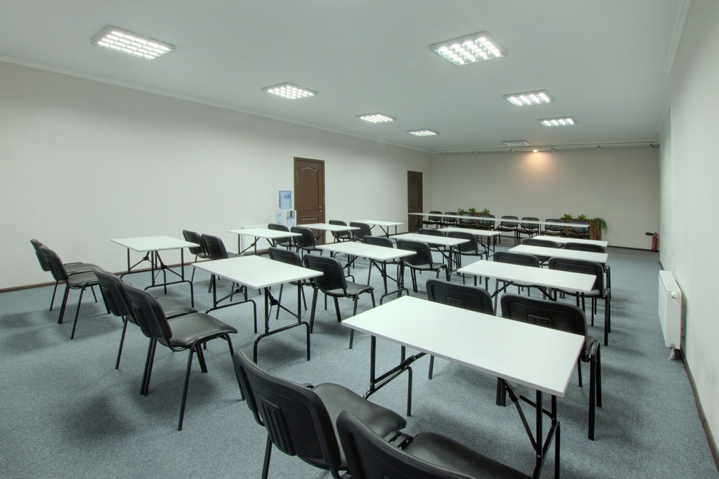 Презентабельный зал для лекций и обучения