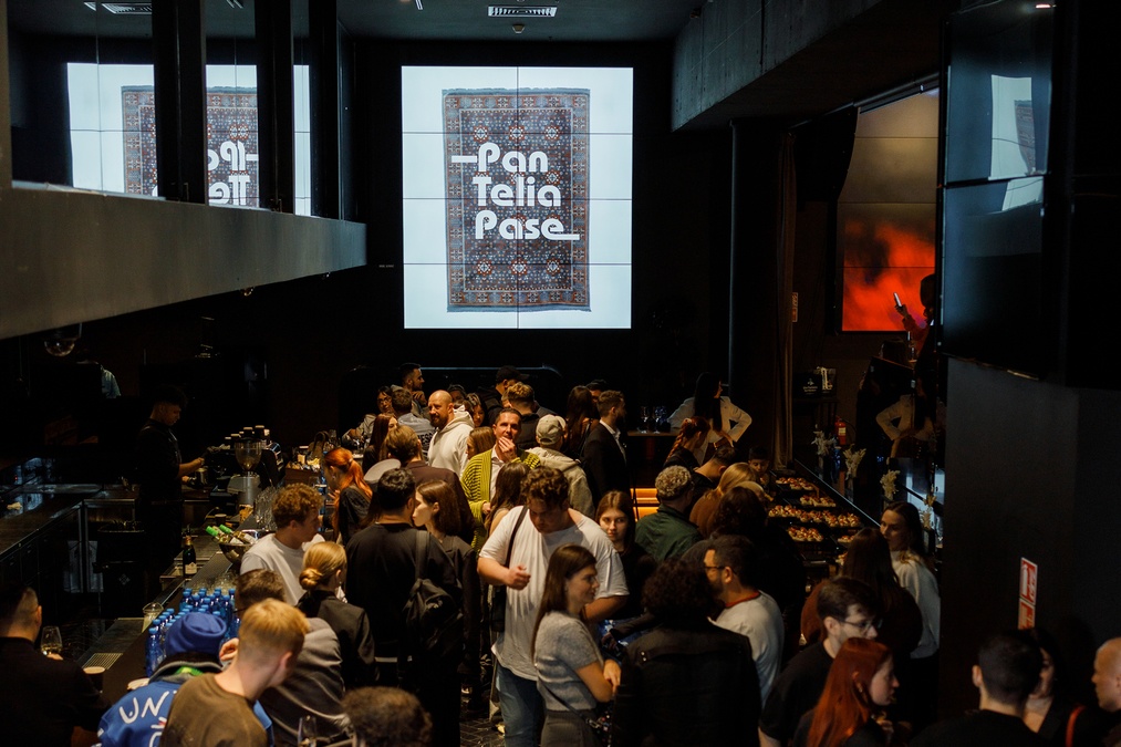 Rest Hall — амфітеатр зі сценою у Parkovy