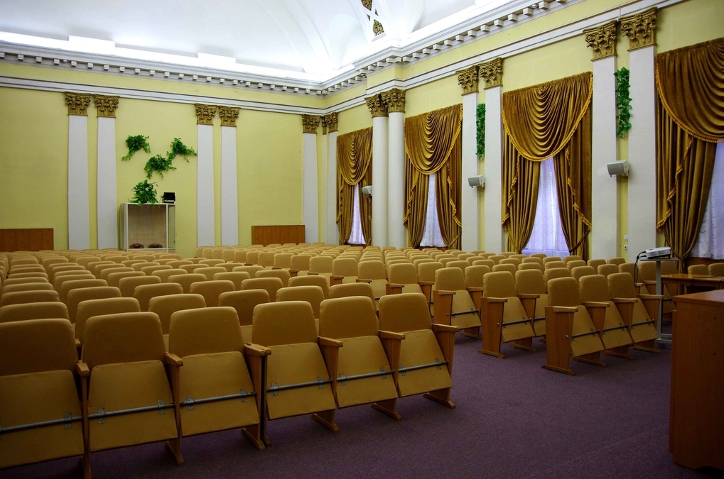 Большой презентабельный зал