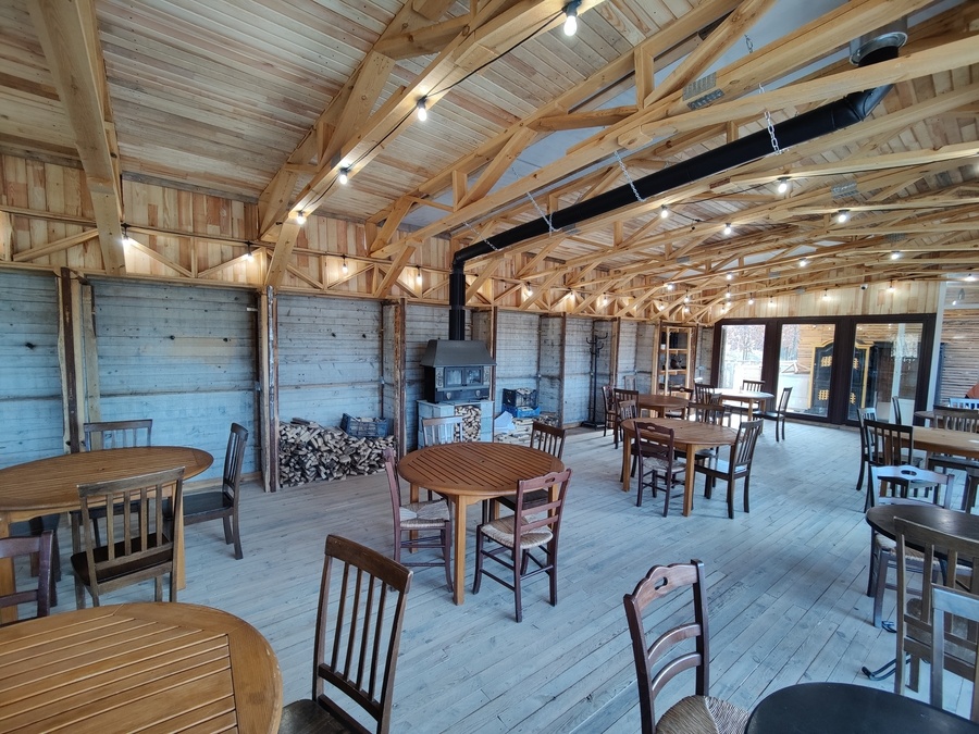 Атмосферна тераса в автентичному стилі