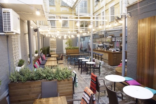 Ефектна локації для зустрічі з друзями