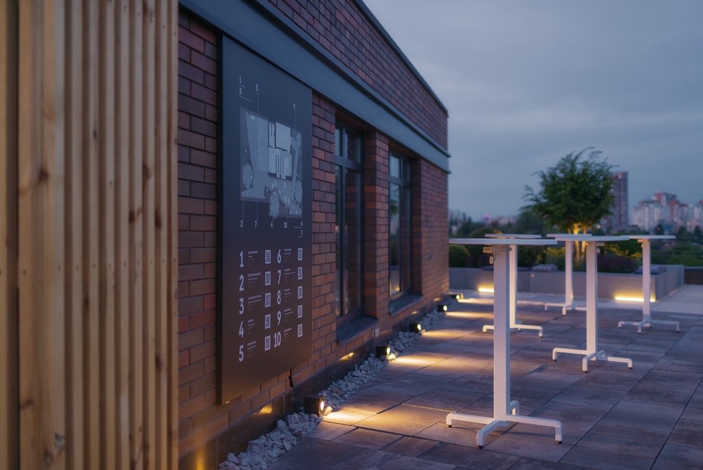 Зал с выходом на панорамную крышу RoofTop Hub