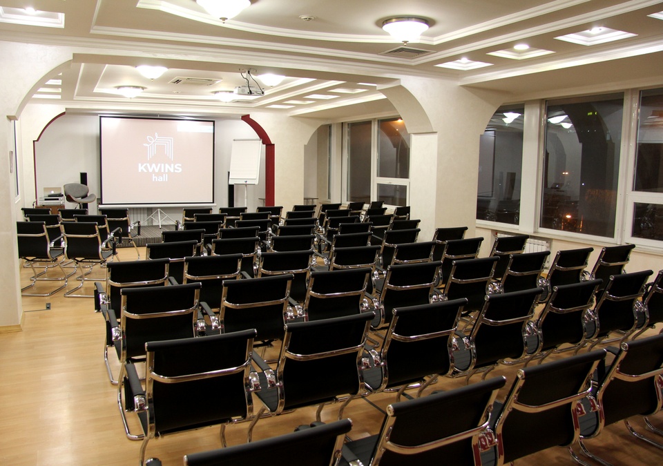 KWINS hall - стильний освітній простір