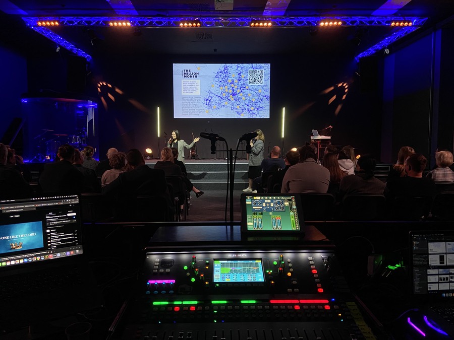 «Podil Hall» багатофункціональний простір