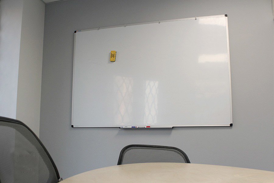 Светлая переговорка на Оболоне 