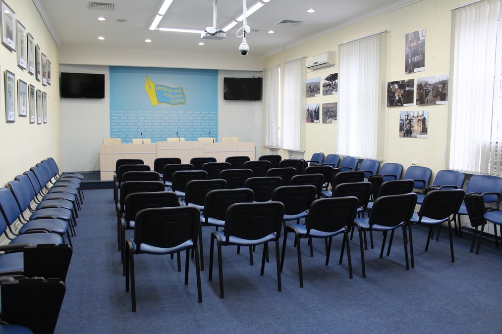 Классический медиа центр на Крещатике