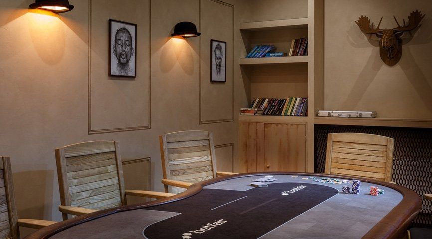 Зал для покера