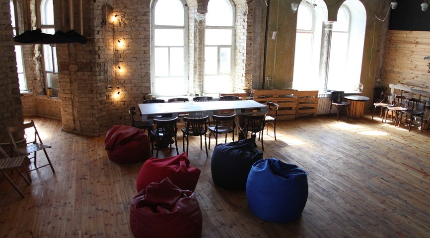 Пуфики в лофте