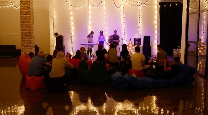 Выступление на сцене