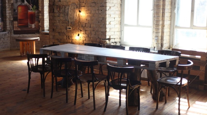 Стол для вечеринки